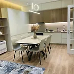 Amelia 2br-2ba New Boulevard 公寓 *