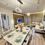 Amelia 2br-2ba New Boulevard 公寓 *