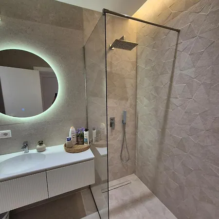 Amelia 2br-2ba New Boulevard شقة تيرانا