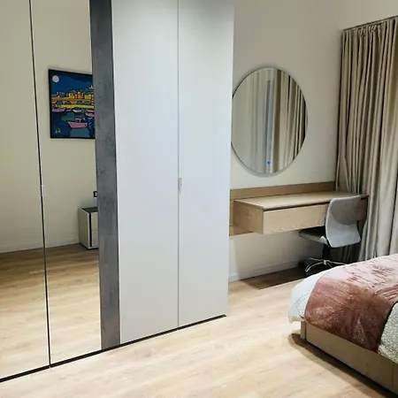 Amelia 2br-2ba New Boulevard *